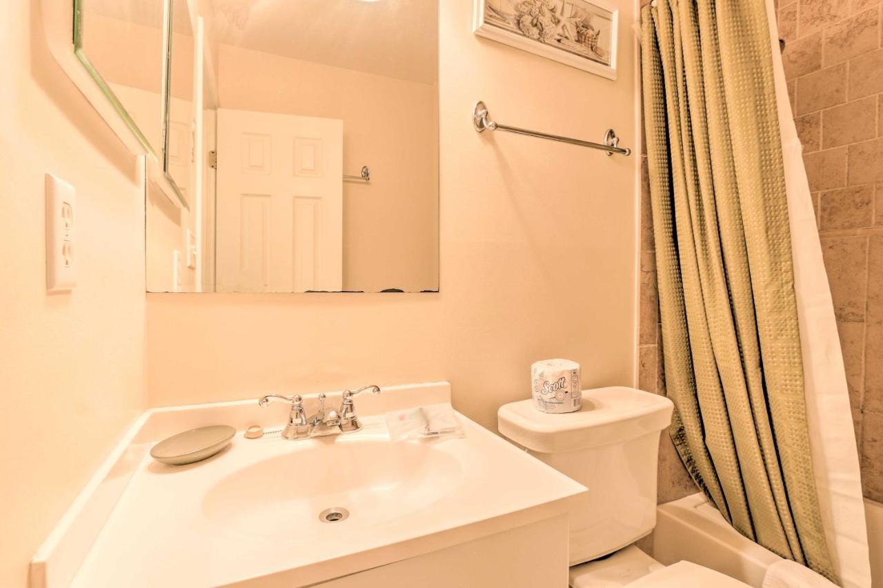 Resort-Style Hilton Head Condo - Walk To Beach! Hilton Head Island Bagian luar foto