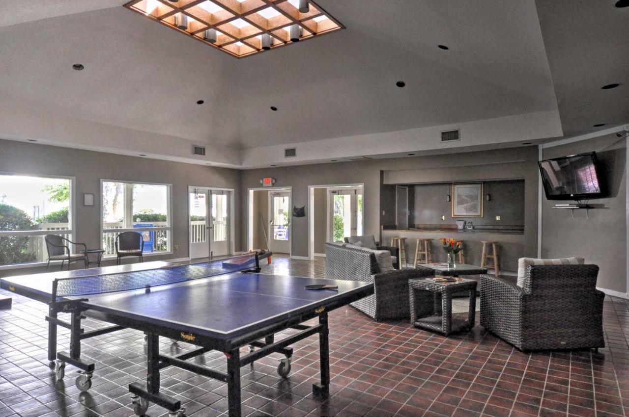Resort-Style Hilton Head Condo - Walk To Beach! Hilton Head Island Bagian luar foto
